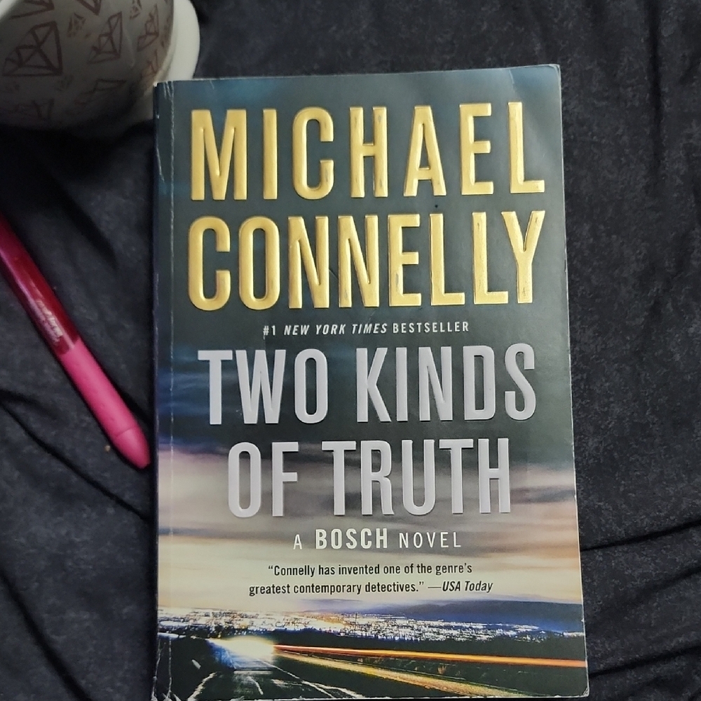 Michael Connelly 'Two Kinds of Truth' Book